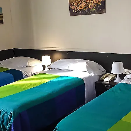 Hotel 7 Mari 3*